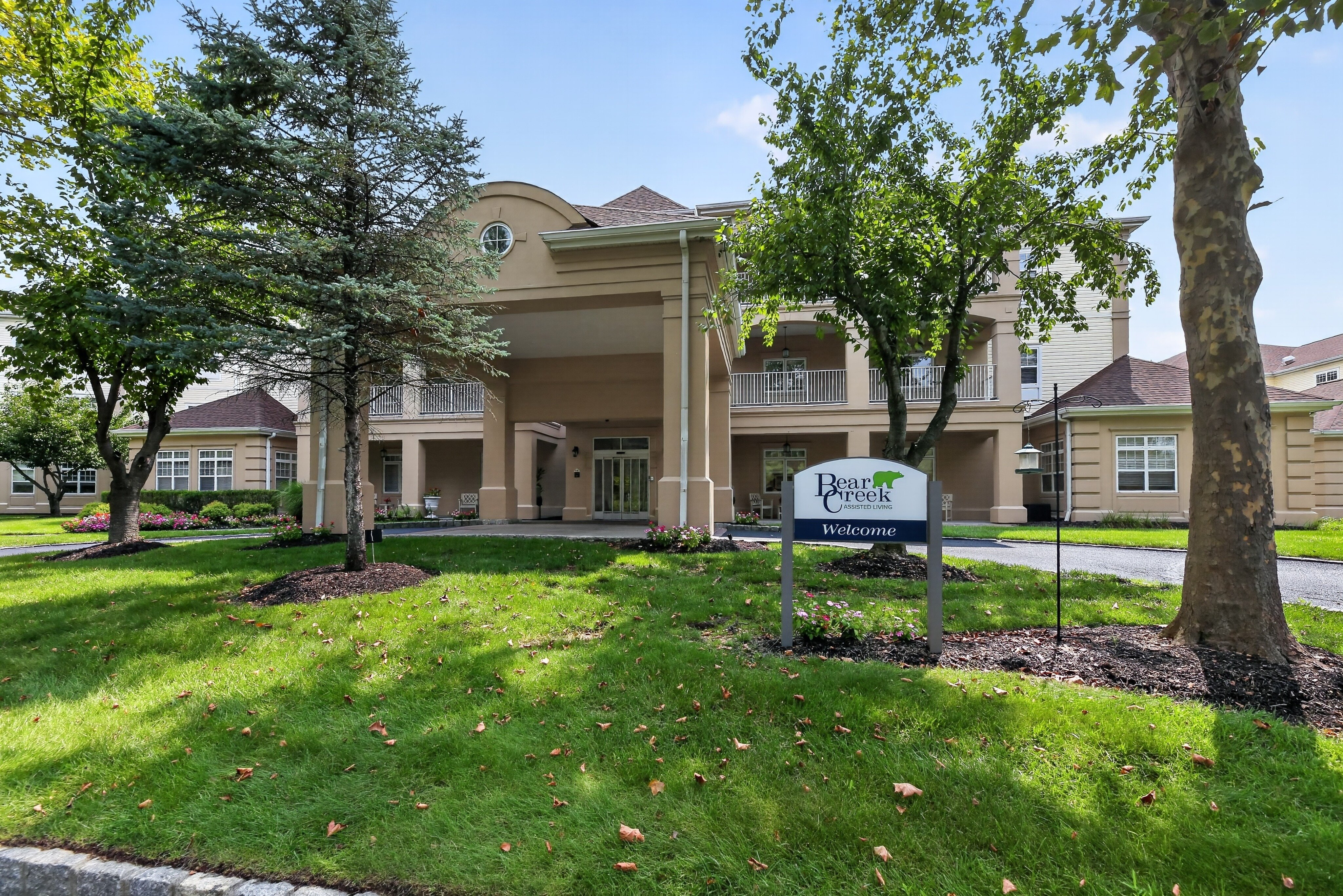 02_291_Village_Rd_E-Exterior-7948