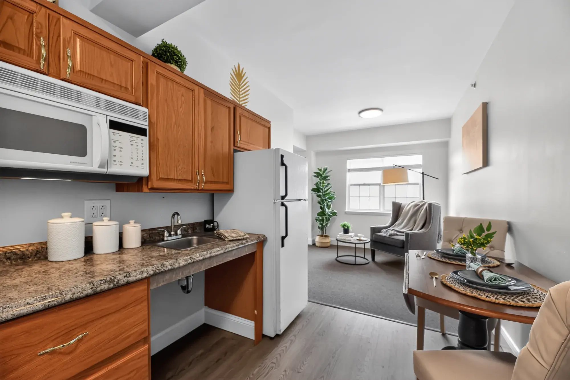 07 291 Village Rd E Kitchen 7926